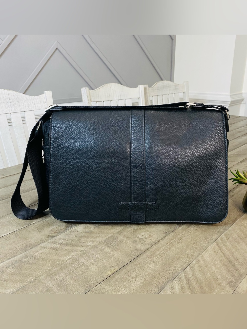 Bosca Tribeca Black Leather Messenger Bag Made In Italy